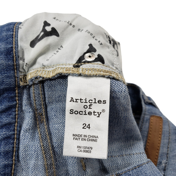 Articles of Society Jean Short 24 Women Light Blue Faded Distress Raw Rolled Hem - Picture 6 of 12